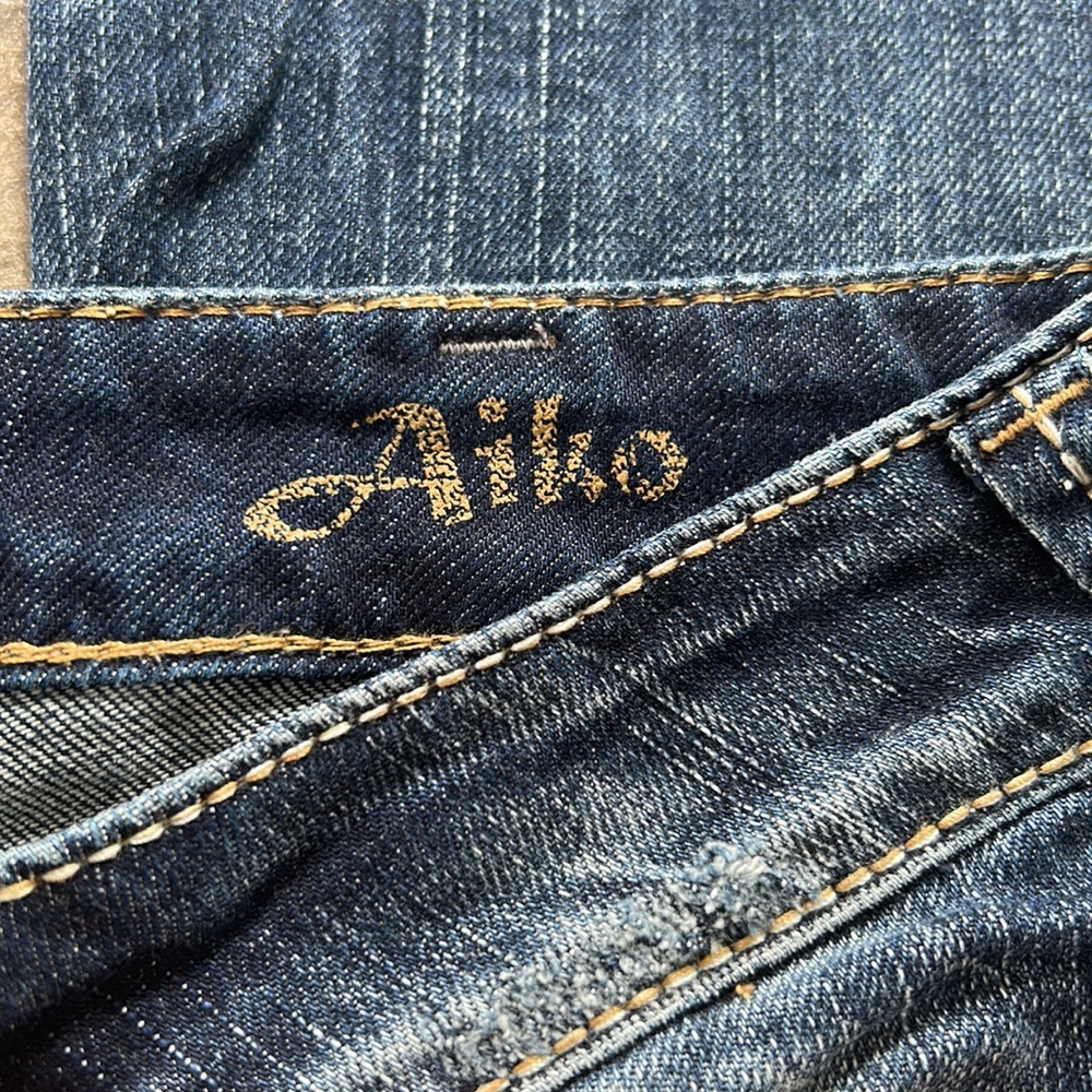 Blue jeans - Picture 3 of 5